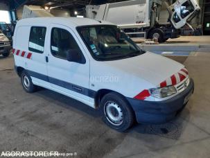 Fourgon avec parois et toit rigide Citroën Berlingo