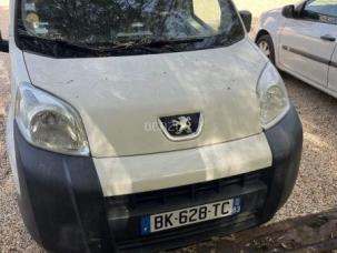 Fourgon avec parois et toit rigide Peugeot Bipper