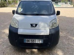 Fourgon avec parois et toit rigide Peugeot Bipper
