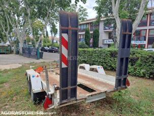 Fourgon bâché avec parois rigides Moiroud EC0350