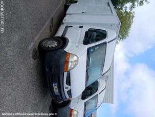 Fourgon avec parois et toit rigide Renault Master