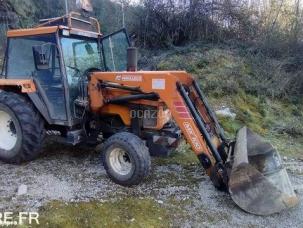 Tracteur agricole Renault R3143