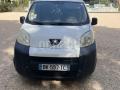 Fourgon avec parois et toit rigide Peugeot Bipper