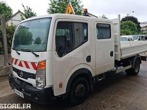 Benne basculante de chantier et de TP Nissan Cabstar