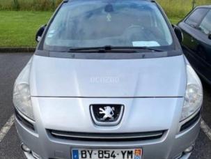 Fourgon avec parois et toit rigide Peugeot 5008