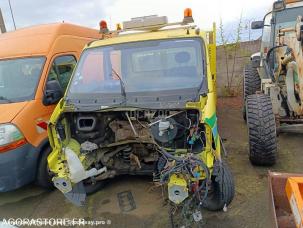 Fourgon avec parois et toit rigide Renault Master