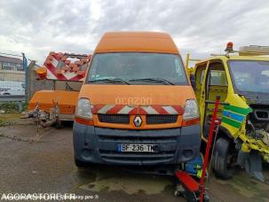 Fourgon avec parois et toit rigide Renault Master