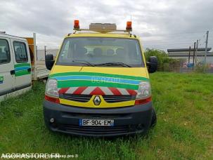 Fourgon avec parois et toit rigide Renault Master