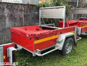 Fourgon bâché avec parois rigides nc