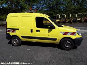 Fourgon avec parois et toit rigide Renault Kangoo