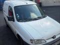 Fourgon avec parois et toit rigide Peugeot Partner