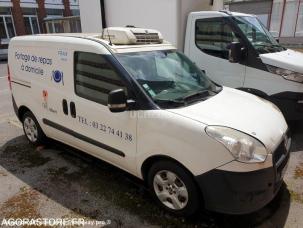 Fourgon avec parois et toit rigide Fiat DOBLO