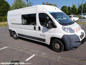 Fourgon avec parois et toit rigide Peugeot Boxer