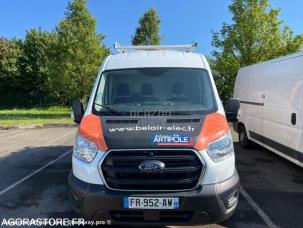 Fourgon avec parois et toit rigide Ford Transit