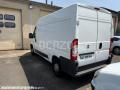 Fourgon avec parois et toit rigide Fiat Ducato
