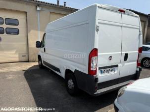 Fourgon avec parois et toit rigide Fiat Ducato