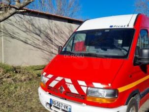 Fourgon avec parois et toit rigide Renault Master