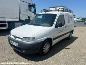 Fourgon avec parois et toit rigide Peugeot Partner