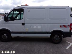 Fourgon avec parois et toit rigide Renault Master