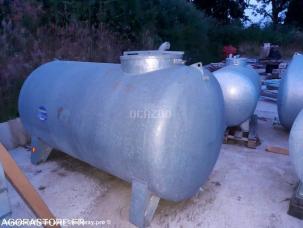 Citerne, cuve, tonne à eau nc