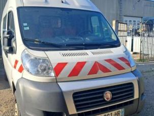 Fourgon avec parois et toit rigide Fiat Ducato