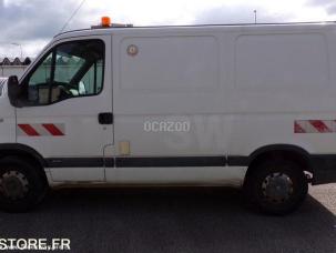 Fourgon avec parois et toit rigide Renault Master