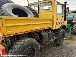 Benne basculante de chantier et de TP Mercedes Unimog