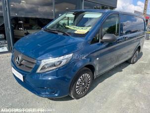 Fourgon avec parois et toit rigide Mercedes Vito