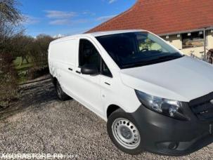 Fourgon avec parois et toit rigide Mercedes Vito