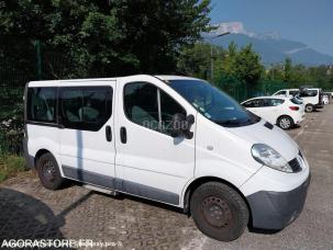 Fourgon avec parois et toit rigide Renault Trafic