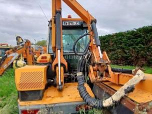 Tracteur agricole Renault ERG85 4R