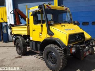 Benne basculante de chantier et de TP Mercedes UNIMOG U110