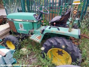 Tracteur agricole John Deere 755