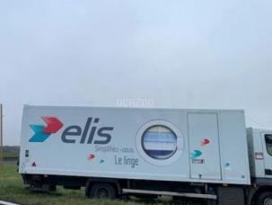 Fourgon avec parois et toit rigide Renault D