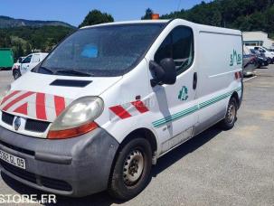 Fourgon avec parois et toit rigide Renault Trafic