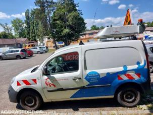 Fourgon avec parois et toit rigide Renault Kangoo