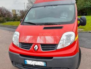 Fourgon avec parois et toit rigide Renault Trafic