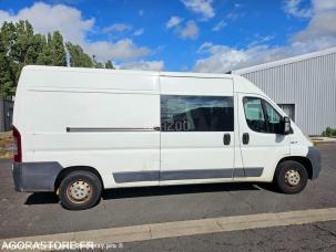Fourgon avec parois et toit rigide Fiat Ducato