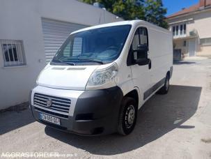 Fourgon avec parois et toit rigide Fiat Ducato