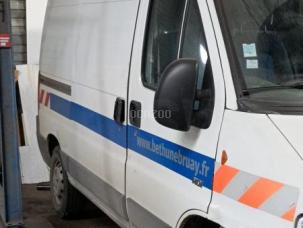 Fourgon avec parois et toit rigide Peugeot Boxer