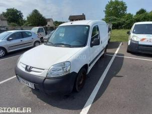 Fourgon avec parois et toit rigide Peugeot Partner