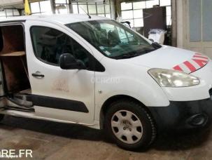 Fourgon avec parois et toit rigide Peugeot Partner