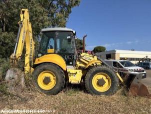 Tractopelle rigide New Holland N8GH
