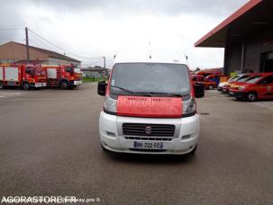 Fourgon avec parois et toit rigide Fiat Ducato