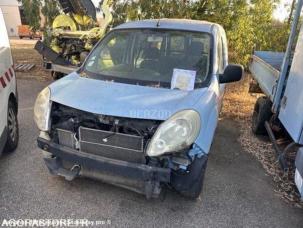 Fourgon avec parois et toit rigide Renault Kangoo