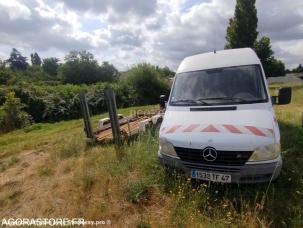 Fourgon avec parois et toit rigide Mercedes Sprinter