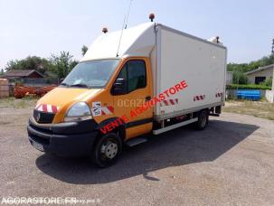 Fourgon avec parois et toit rigide Renault Mascott