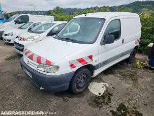 Fourgon avec parois et toit rigide Citroën Berlingo