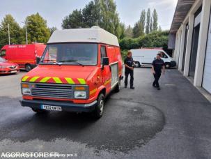 Fourgon avec parois et toit rigide Citroën C 25