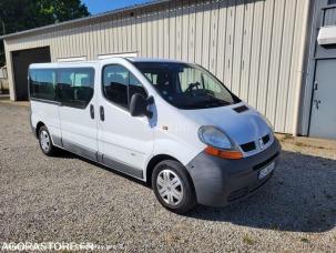 Fourgon avec parois et toit rigide Renault Trafic